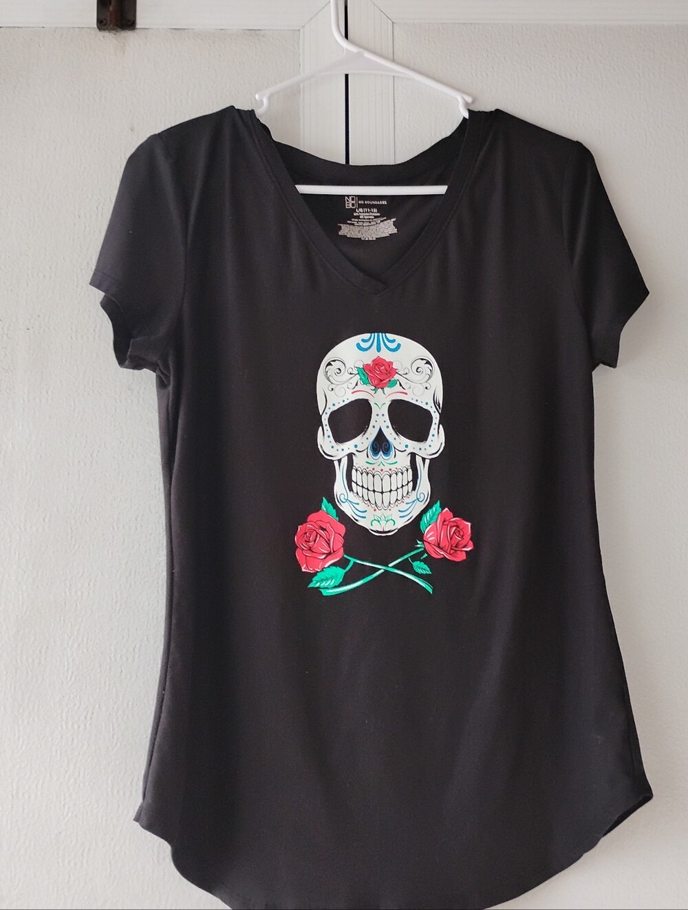 No Boundaries Black V-Neck Tee with Skull and Red Rose Graphic
